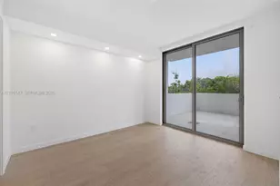 2200 Brickell Ave, Miami, FL 33129 - Photo 21