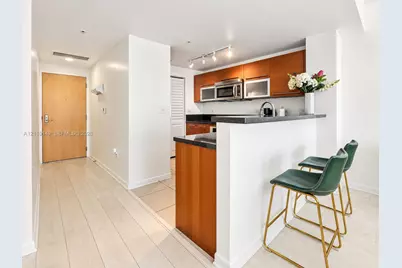244 Biscayne Blvd #2405, Miami, FL 33132 - Photo 7