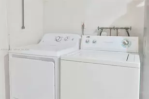 614 S Crescent Dr, Hollywood, FL 33021 - Photo 97