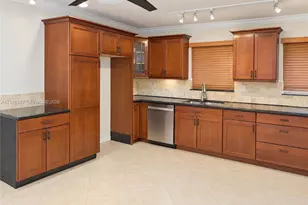 1825 NE 26th Dr, Wilton Manors, FL 33306 - Photo 7