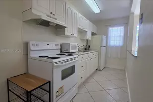 415 NE 2nd St, Hallandale Beach, FL 33009 - Photo 9