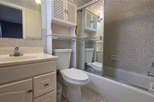 415 NE 2nd St, Hallandale Beach, FL 33009 - Photo 21