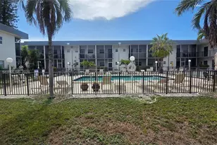 415 NE 2nd St, Hallandale Beach, FL 33009 - Photo 3