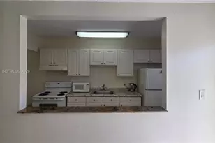 415 NE 2nd St, Hallandale Beach, FL 33009 - Photo 7