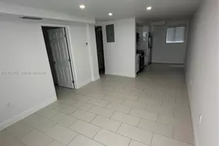 536 SW 7th St, Miami, FL 33130 - Photo 3