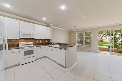 1966 NW 79th Ter #1966, Pembroke Pines, FL 33024 - Photo 7