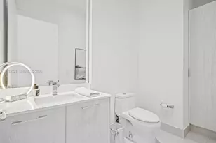 55 SW 9th St, Miami, FL 33130 - Photo 15