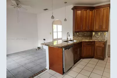 19236 NW 14th St #19236, Pembroke Pines, FL 33029 - Photo 3