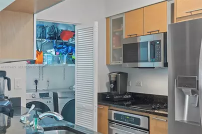31 SE 5th St #3516, Miami, FL 33131 - Photo 13