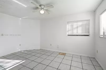 20761 NE 4th Pl #104, Miami, FL 33179 - Photo 15