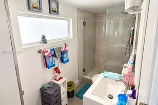 1971 NW 36th Ave, Miami, FL 33125 - Photo 15