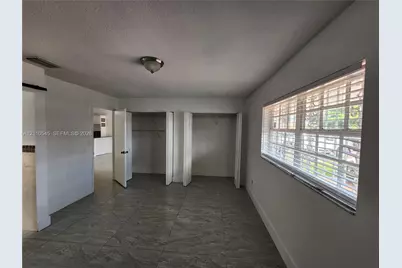 8729 NW 116th St, Hialeah Gardens, FL 33018 - Photo 13