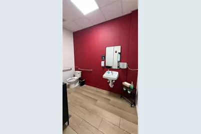 7901 NW 36th St, Doral, FL 33166 - Photo 21