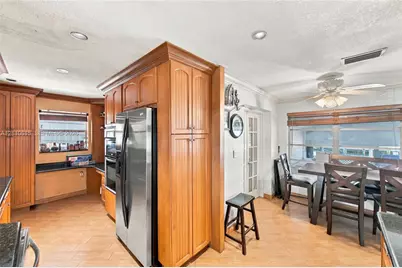 131 SE 12th St, Pompano Beach, FL 33060 - Photo 11