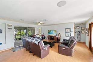 131 SE 12th St, Pompano Beach, FL 33060 - Photo 7
