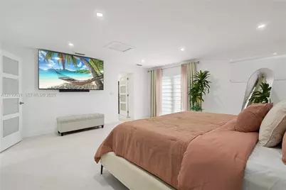 1270 W 64th Ter, Hialeah, FL 33012 - Photo 17