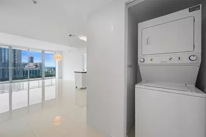 92 SW 3rd St #3603, Miami, FL 33130 - Photo 5