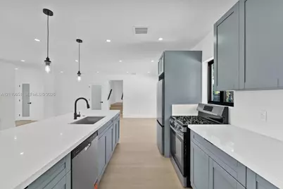 18810 NW 8th Ct, Miami Gardens, FL 33169 - Photo 5