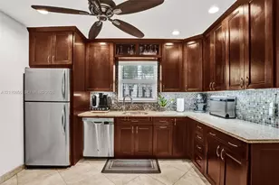 30 NE 48th Ct, Oakland Park, FL 33334 - Photo 17