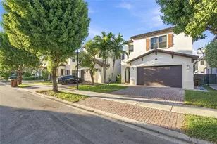 3293 W 98th Pl, Hialeah, FL 33018 - Photo 39