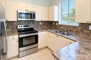 7301 NW 174th Terrace, Hialeah, FL 33015 - Photo 5