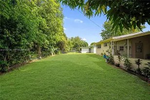 611 NE 177th St, Miami, FL 33162 - Photo 35