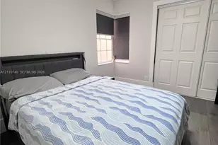1371 Bayview Cir, Weston, FL 33326 - Photo 17