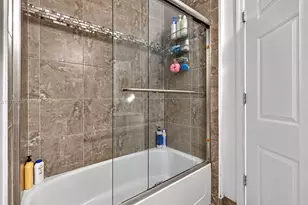808 NE 191st St, Miami, FL 33179 - Photo 17