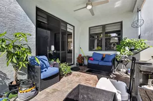 808 NE 191st St, Miami, FL 33179 - Photo 19