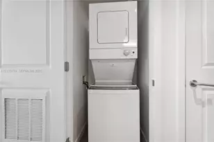 1600 NE 1st Ave, Miami, FL 33132 - Photo 15