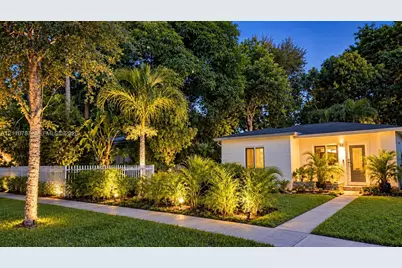 886 NE 134th St, North Miami, FL 33161 - Photo 5