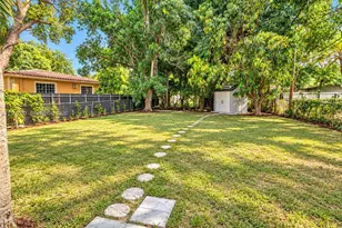 886 NE 134th St, North Miami, FL 33161 - Photo 19