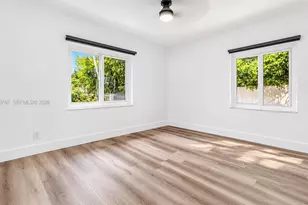 886 NE 134th St, North Miami, FL 33161 - Photo 9