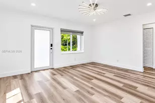 886 NE 134th St, North Miami, FL 33161 - Photo 15