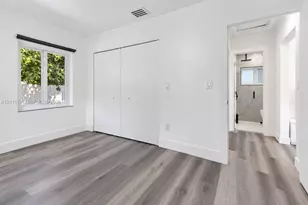 886 NE 134th St, North Miami, FL 33161 - Photo 13