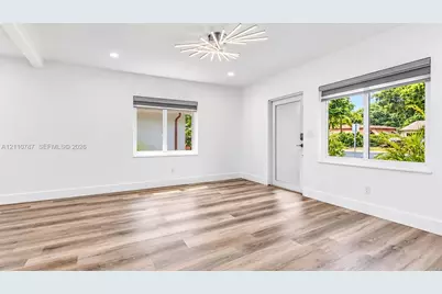 886 NE 134th St, North Miami, FL 33161 - Photo 13