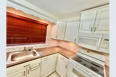 9020 Sunrise Lakes Blvd #303, Sunrise, FL 33322 - Photo 3