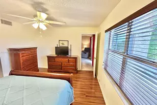 9020 Sunrise Lakes Blvd, Sunrise, FL 33322 - Photo 15