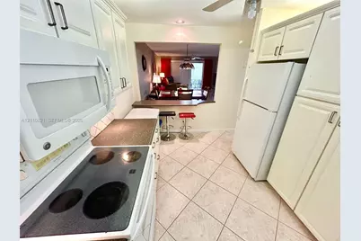 9020 Sunrise Lakes Blvd #303, Sunrise, FL 33322 - Photo 5
