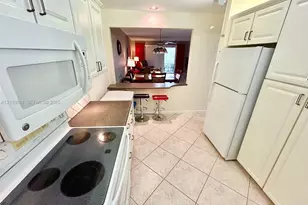 9020 Sunrise Lakes Blvd, Sunrise, FL 33322 - Photo 5