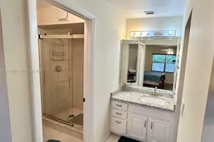 9020 Sunrise Lakes Blvd, Sunrise, FL 33322 - Photo 25