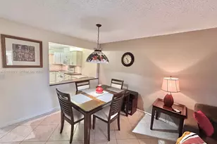 9020 Sunrise Lakes Blvd, Sunrise, FL 33322 - Photo 9