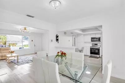 1600 NW 120th Ave, Pembroke Pines, FL 33026 - Photo 11