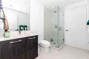 55 SW 9th St, Miami, FL 33130 - Photo 15