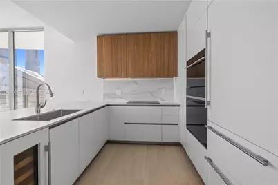 1400 Biscayne Blvd #1402, Miami, FL 33132 - Photo 7