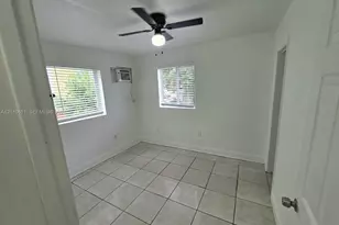535 NW 7th St, Miami, FL 33136 - Photo 13