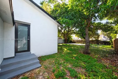 854 NW 76th St, Miami, FL 33150 - Photo 19