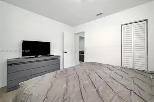 854 NW 76th St, Miami, FL 33150 - Photo 13