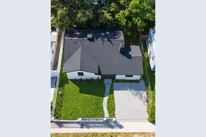 854 NW 76th St, Miami, FL 33150 - Photo 3