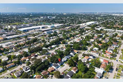 854 NW 76th St, Miami, FL 33150 - Photo 27